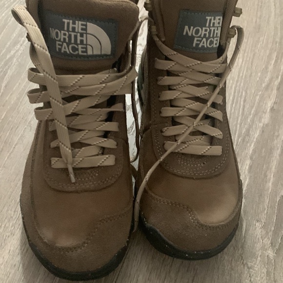 The north face hiking boots nwt - Picture 6 of 6
